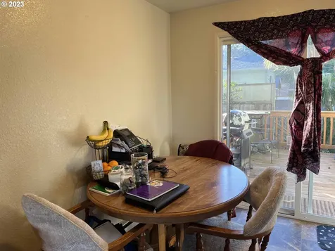 2076 16th Street Florence OR 97439
