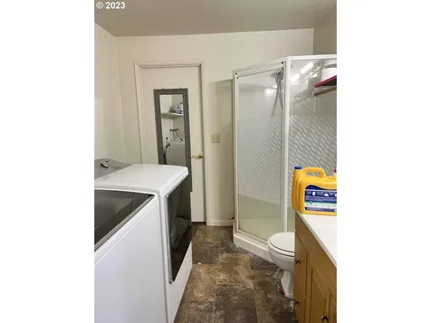 2076 16th Street Florence OR 97439