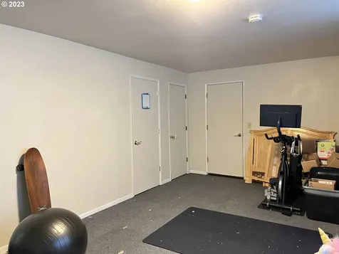 2076 16th Street Florence OR 97439