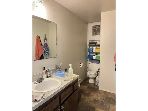 2076 16th Street Florence OR 97439