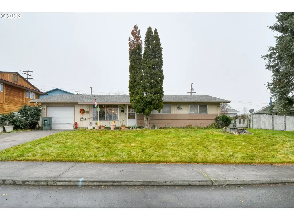 2434 Sw Ladow Avenue Pendleton OR 97801