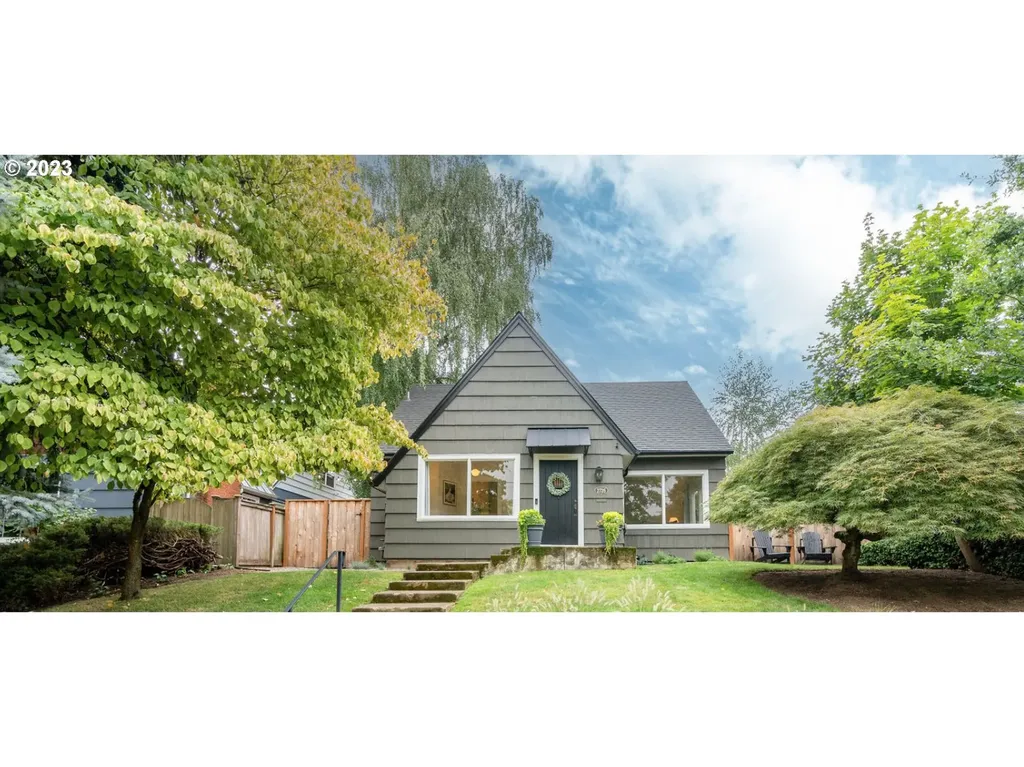 2726 Ne Ainsworth Street Portland OR 97211