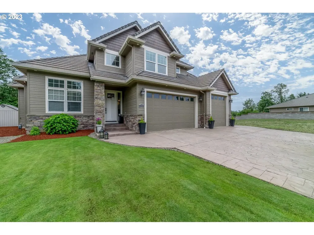 325 Ironwood Loop Creswell OR 97426
