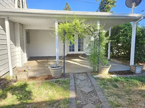 1150 Geer Avenue Cottage Grove OR 97424