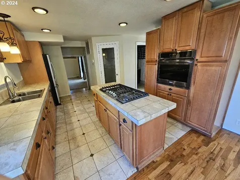 1150 Geer Avenue Cottage Grove OR 97424