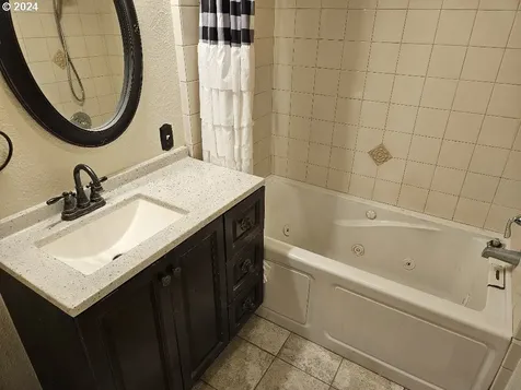 1150 Geer Avenue Cottage Grove OR 97424
