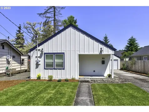 811 Harris Street Kelso WA 98626