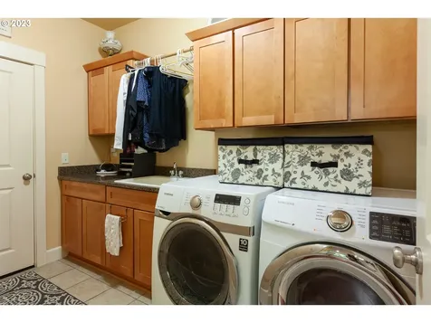 1615 4th Street Hood River OR 97031