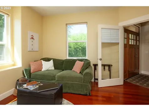 1615 4th Street Hood River OR 97031