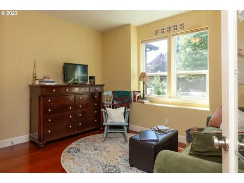 1615 4th Street Hood River OR 97031
