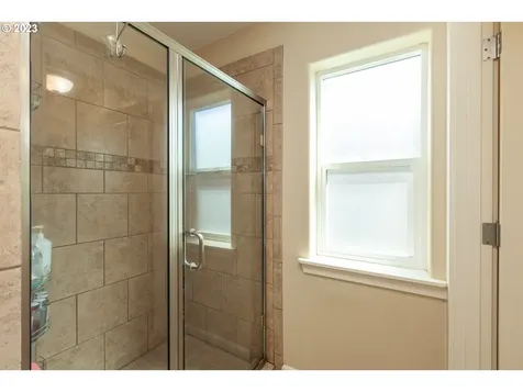 1615 4th Street Hood River OR 97031