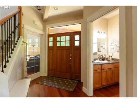 1615 4th Street Hood River OR 97031