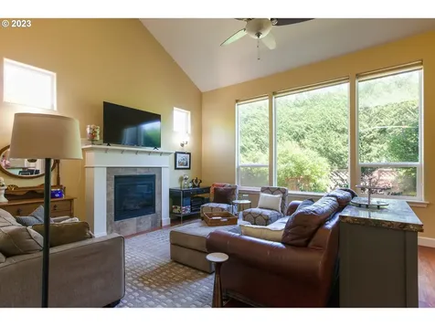 1615 4th Street Hood River OR 97031