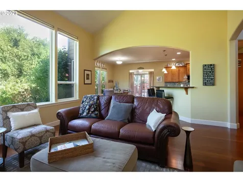 1615 4th Street Hood River OR 97031