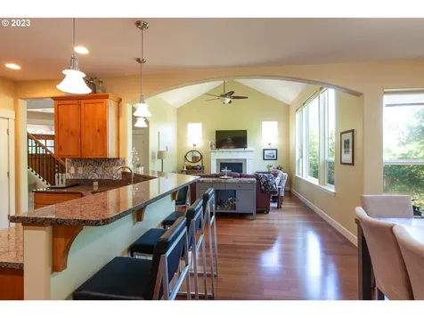 1615 4th Street Hood River OR 97031