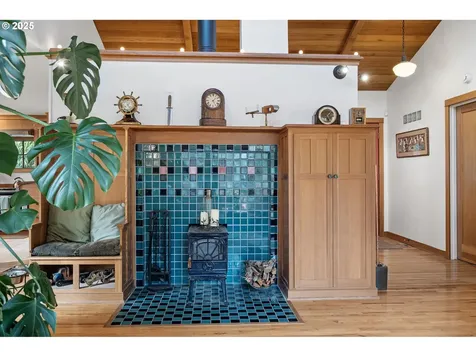 1867 Fircrest Drive Eugene OR 97403