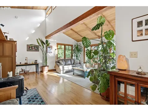 1867 Fircrest Drive Eugene OR 97403