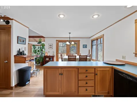 1867 Fircrest Drive Eugene OR 97403