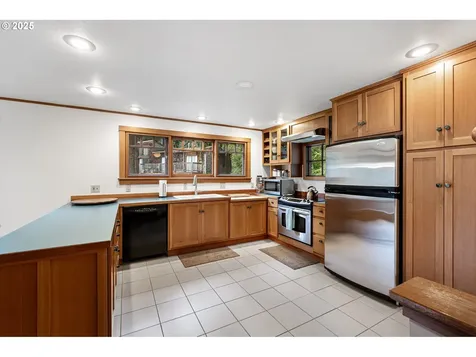 1867 Fircrest Drive Eugene OR 97403