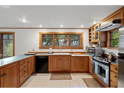 1867 Fircrest Drive Eugene OR 97403