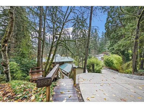 1867 Fircrest Drive Eugene OR 97403