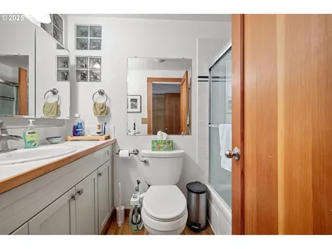 1867 Fircrest Drive Eugene OR 97403