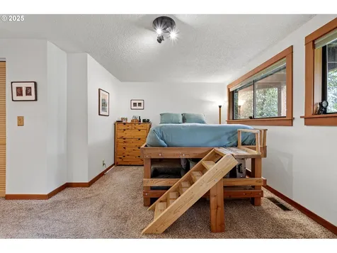 1867 Fircrest Drive Eugene OR 97403