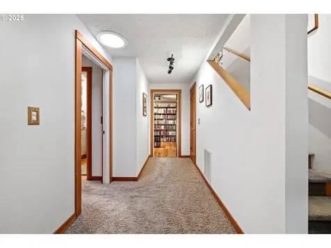 1867 Fircrest Drive Eugene OR 97403