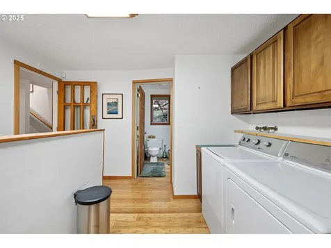 1867 Fircrest Drive Eugene OR 97403