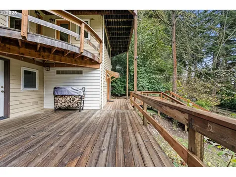 1867 Fircrest Drive Eugene OR 97403