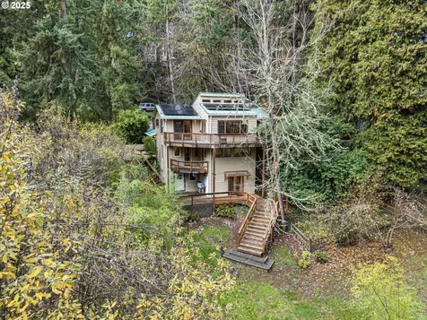 1867 Fircrest Drive Eugene OR 97403