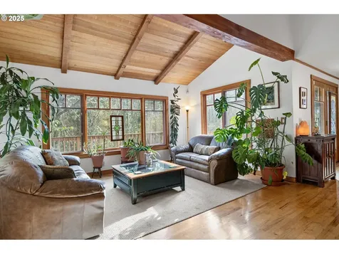 1867 Fircrest Drive Eugene OR 97403