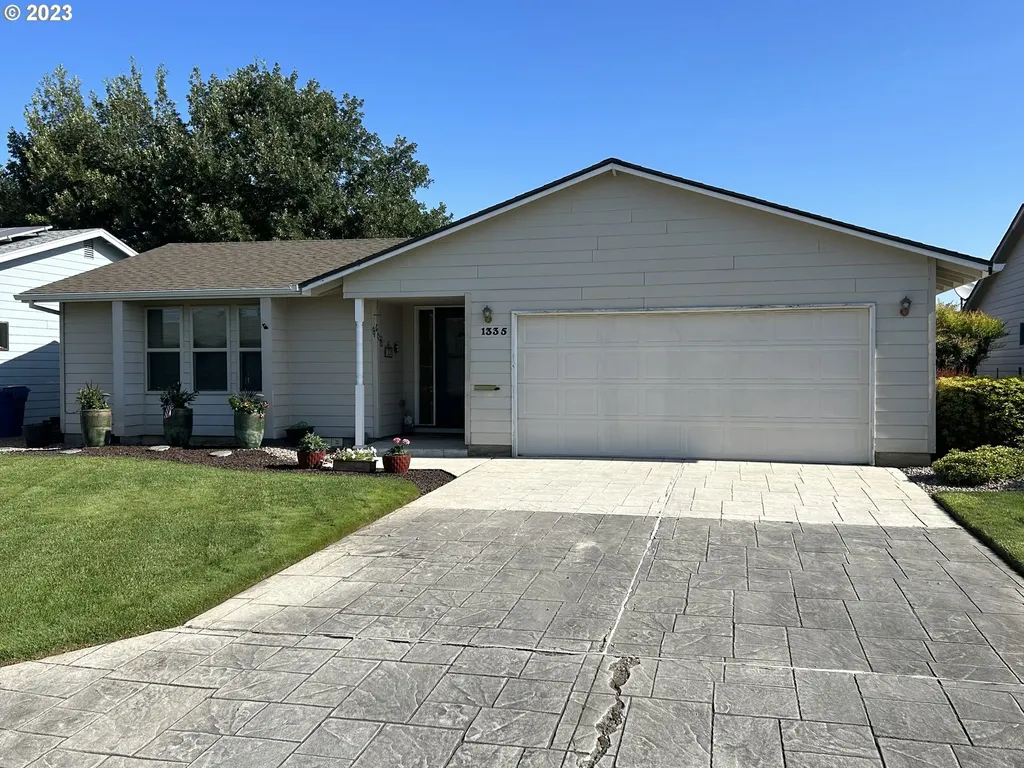 1335 Vanderbeck Lane Woodburn OR 97071