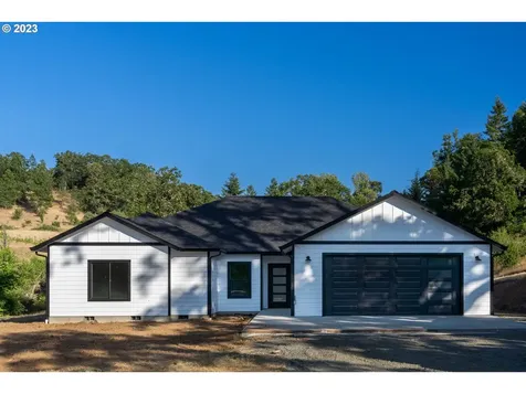 375 Karenza Lane Roseburg OR 97471