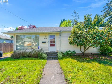 8618 Ne Holladay Street Portland OR 97220