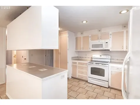 2027 E Main Street Hillsboro OR 97123