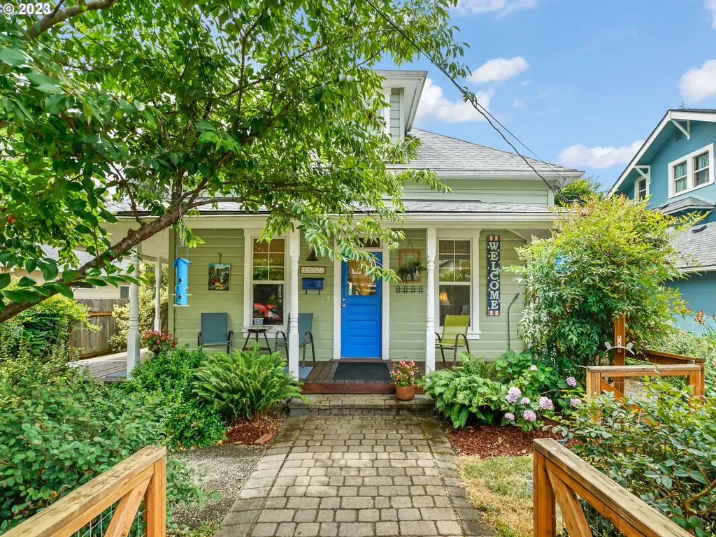 1562 Buck Street West Linn OR 97068