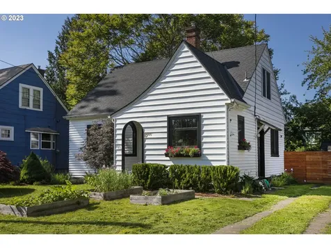 3105 N Winchell Street Portland OR 97217