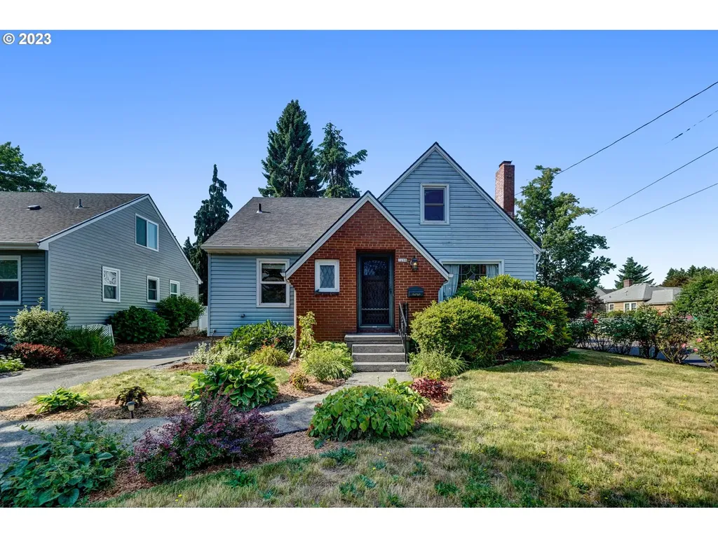 2210 N Dekum Street Portland OR 97217