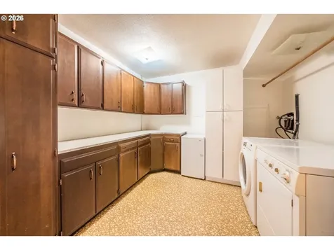 3027 NE 32nd Drive Lincoln City OR 97367