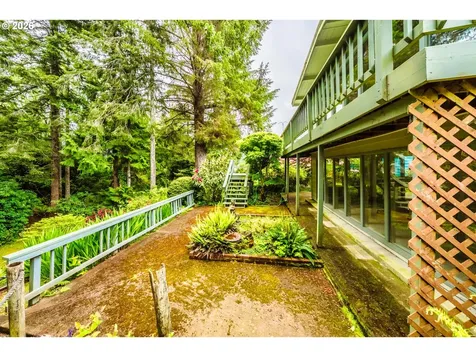 3027 NE 32nd Drive Lincoln City OR 97367