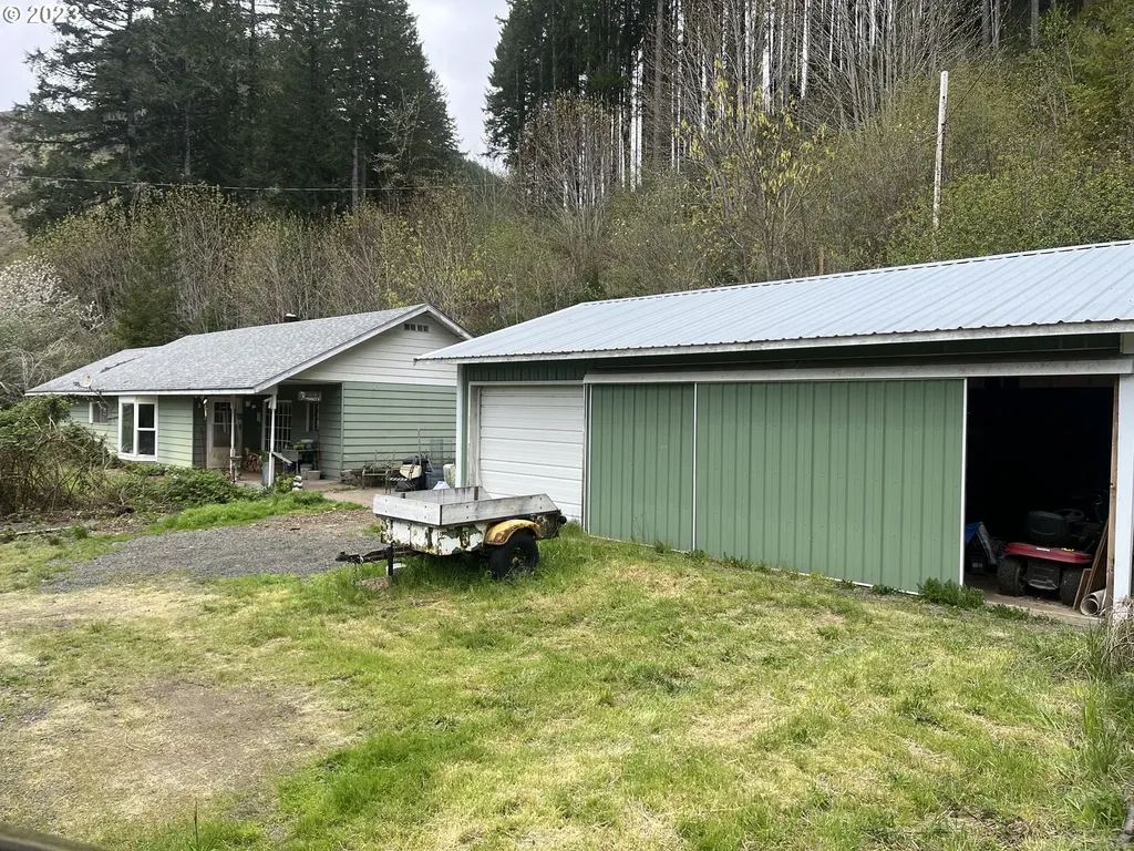 18399 Highway 36 Blachly OR 97412