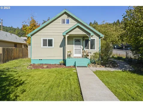 48305 Commercial Street Oakridge OR 97463