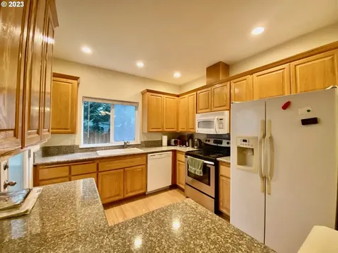 1350 Napa Valley Lane Eugene OR 97404