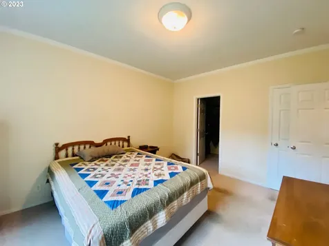1350 Napa Valley Lane Eugene OR 97404
