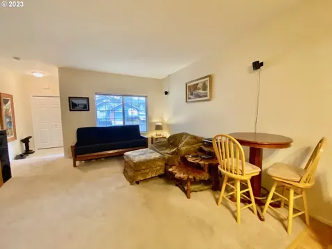 1350 Napa Valley Lane Eugene OR 97404