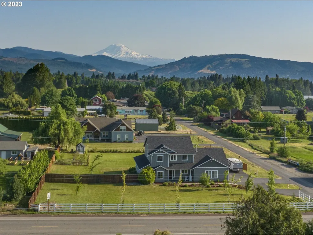 1450 Dillon Road Hood River OR 97031