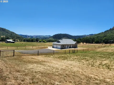 4329 Happy Valley Road Roseburg OR 97471