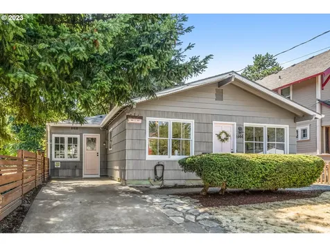 6144 Se Woodstock Boulevard Portland OR 97206
