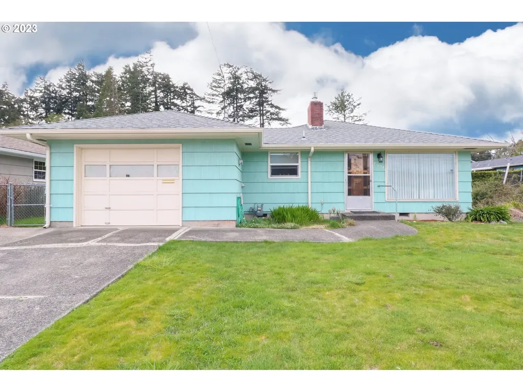 2034 Madrona Street North Bend OR 97459